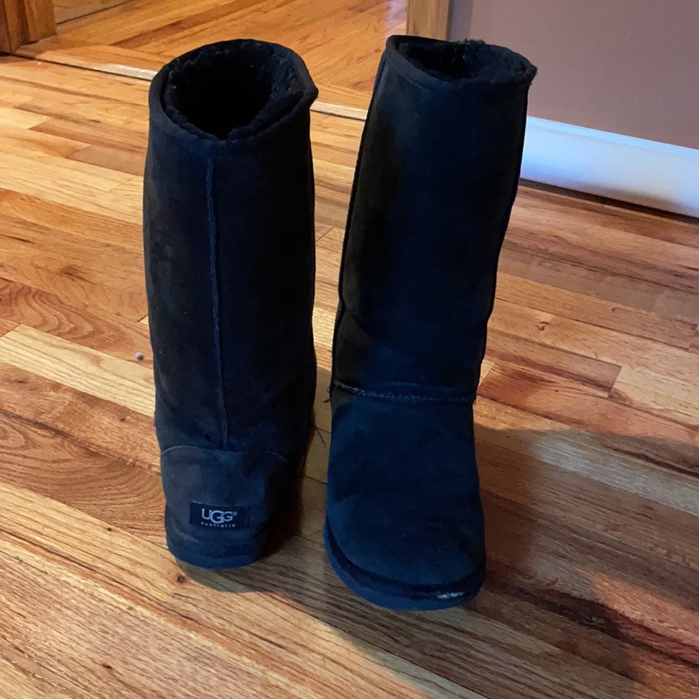 UGG tall black boots - Picture 2 of 2